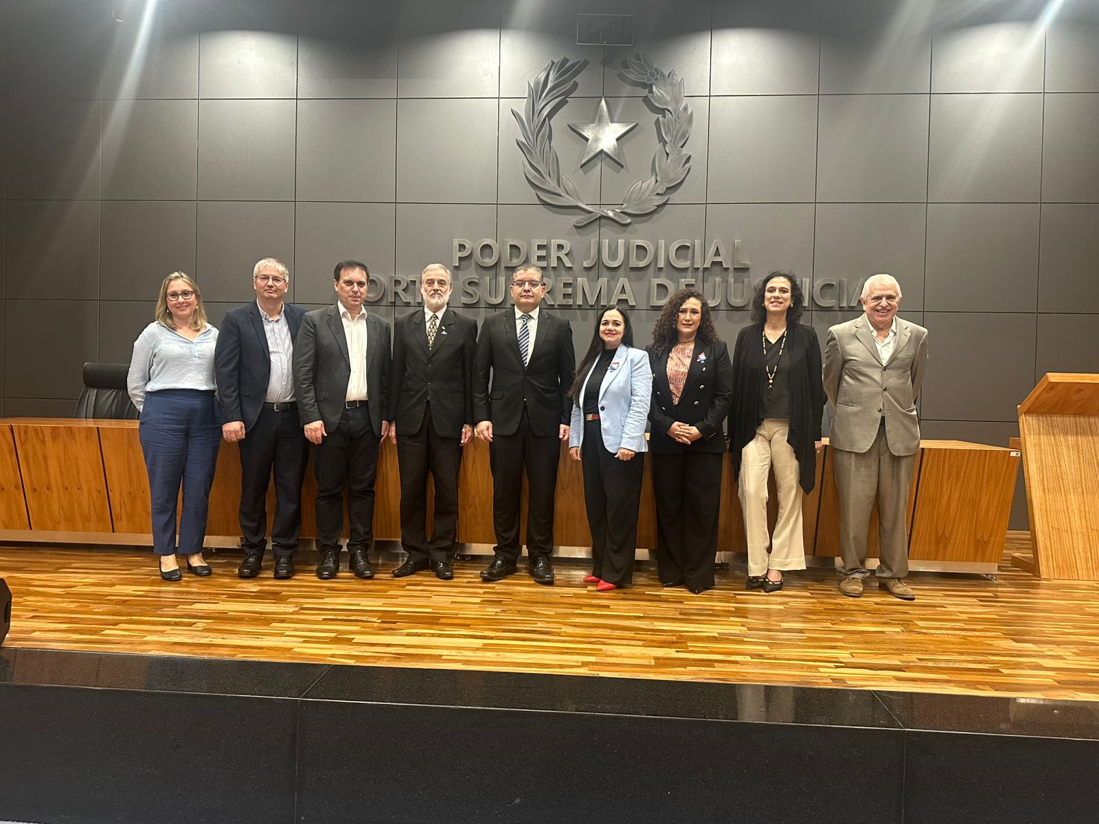 Programa de Pós-Graduação em Direito Negocial da UEL visita sede da Corte Suprema de Justiça do Paraguai e do “Ministerio de la Defensa Pública” em Salto del Guairá