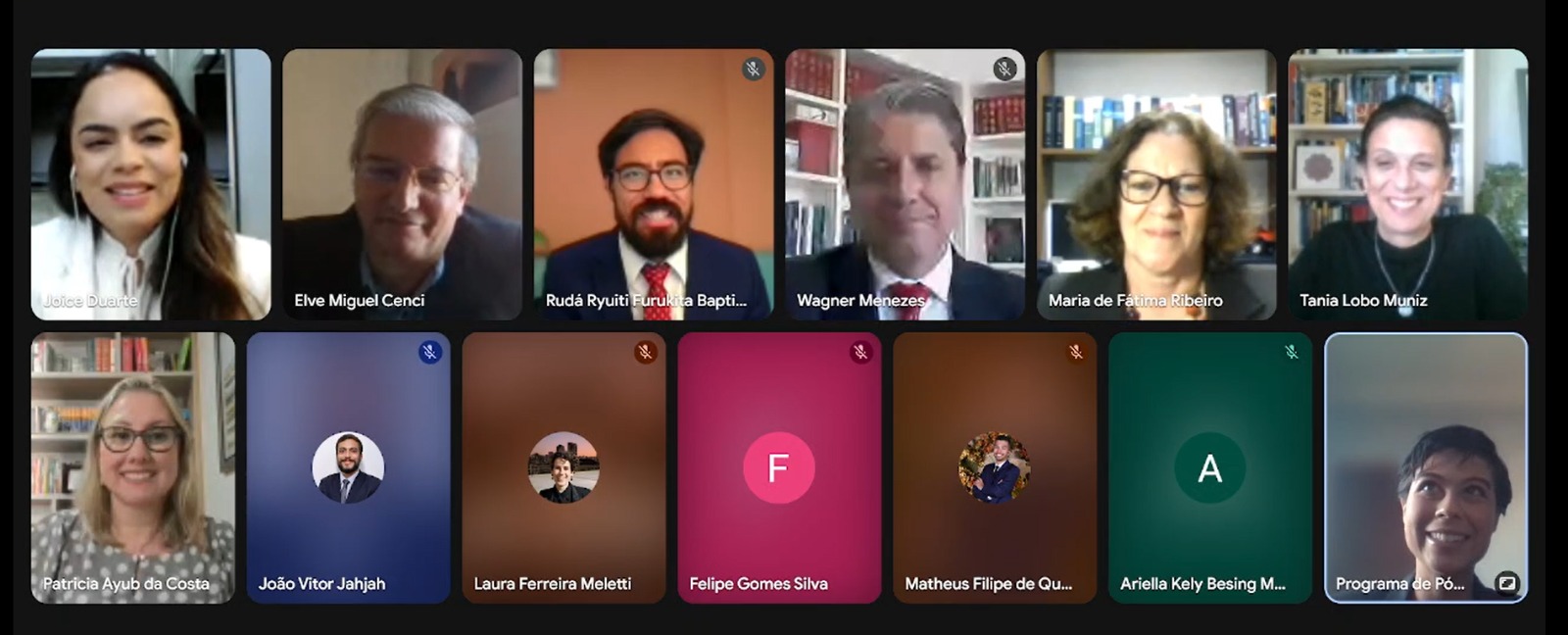 Pesquisadora do PPGDN analisa desafios do desenvolvimento e discurso jurídico na Organização Mundial do Comércio em defesa de doutorado