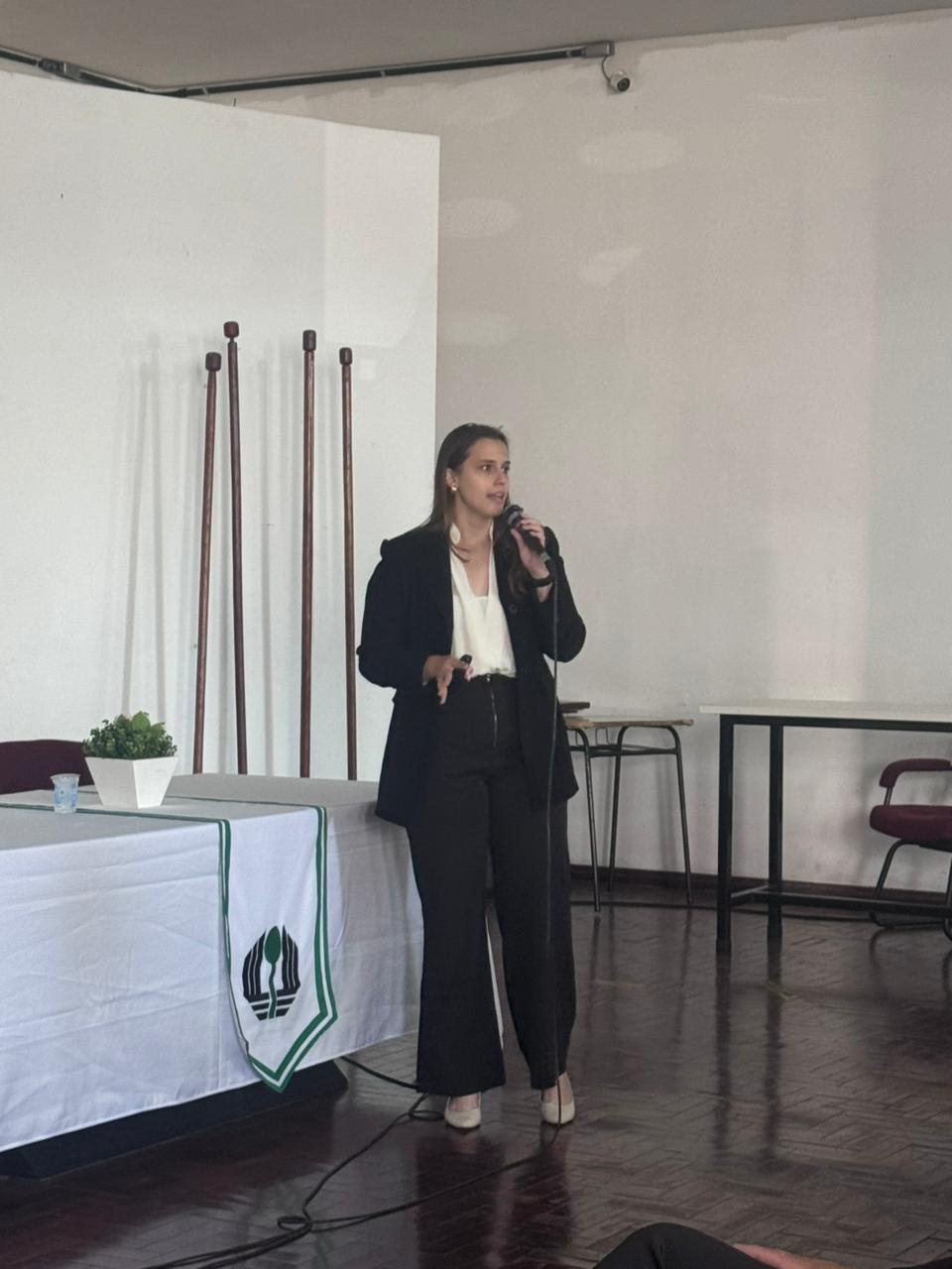 Egressos e pós-graduandos da UEL debatem Direito, Tecnologia e Justiça Penal em evento acadêmico