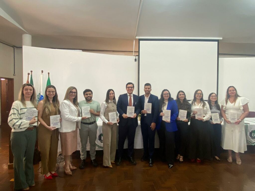 PPGDN/UEL celebra lançamento de obra científica e homenageia servidor pelos 50 anos de dedicação