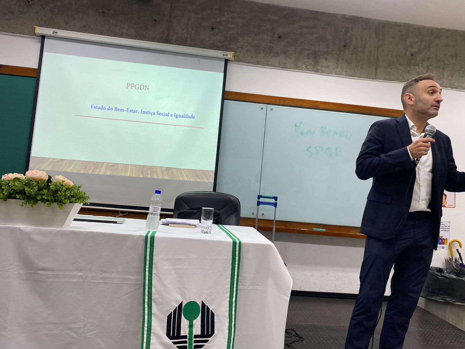 PPGDN recebe a participação especial do Professor Dr. Ánton Lois Fernandez Alvarez da Universidade de Vigo (Espanha) para a disciplina de Seminários em Temas Jurídicos Contemporâneos